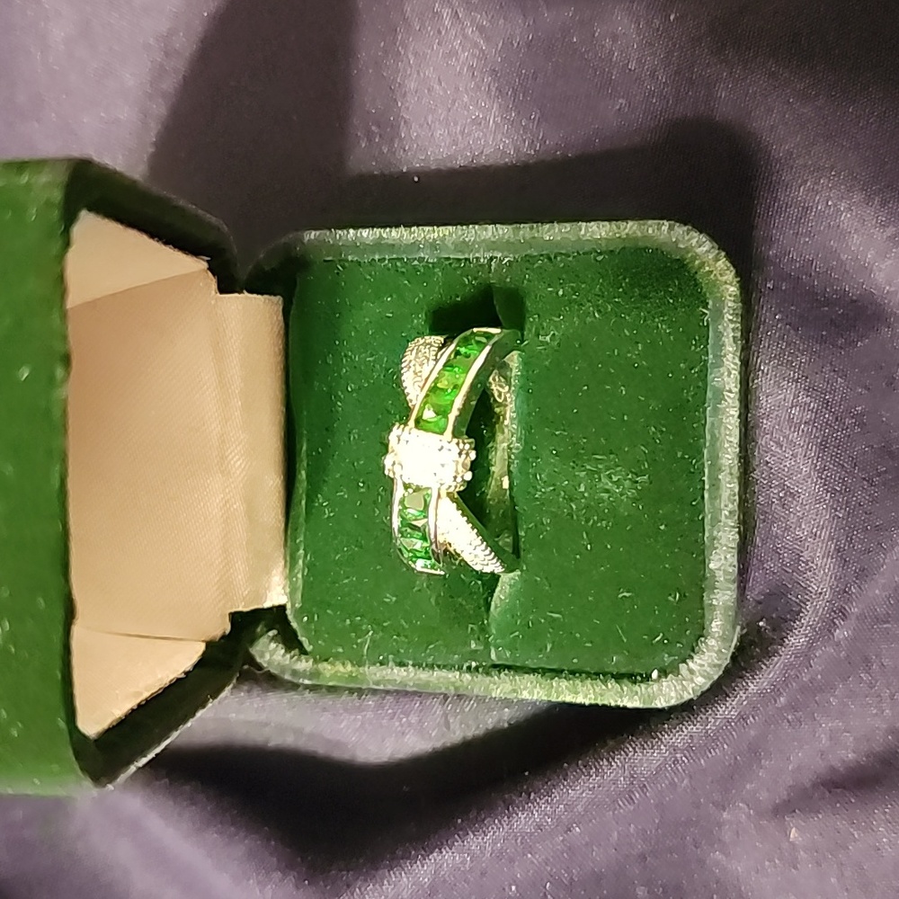 925 Starling silver emerald ring